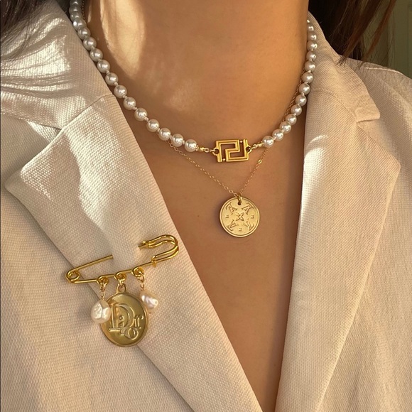 Authentic Dior Repurposed Pearl Brooch - Picture 4 of 4